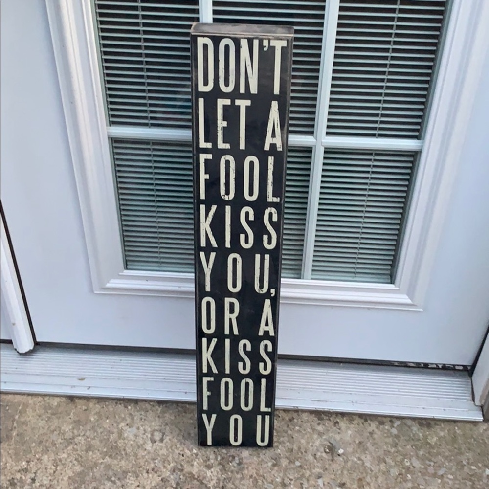 Black and White Box Sign